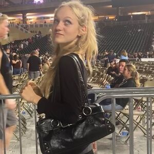 Meet your Posher, Adeline